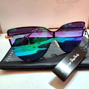 Quay Australia Sunglasses DAYDREAM 125 Gold Frame Purple Green Lenses Never Used